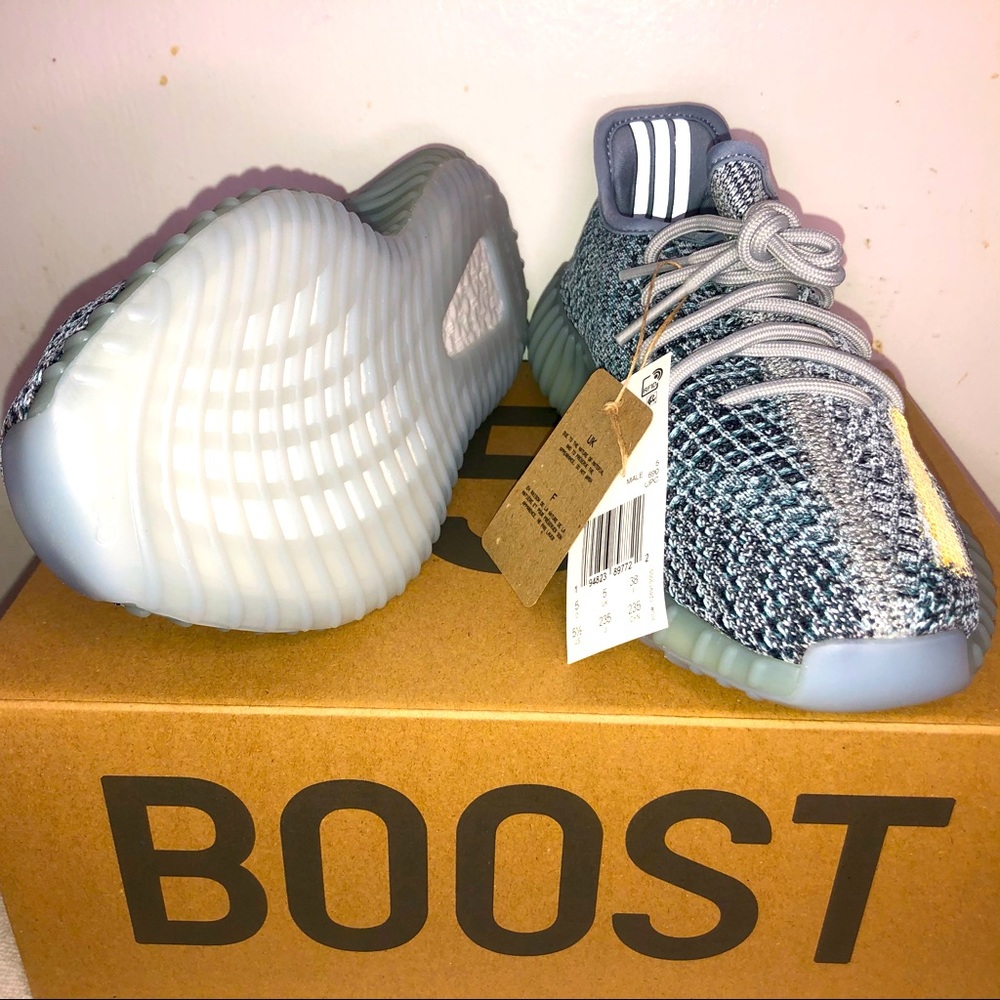 ⚠️SOLD ⚠️Yeezy Boost 350 V2 Ash Blue Size 5.5M/